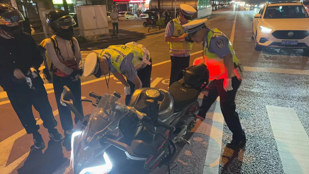 一天查處142起，長沙交警啟動“靜音行動”！